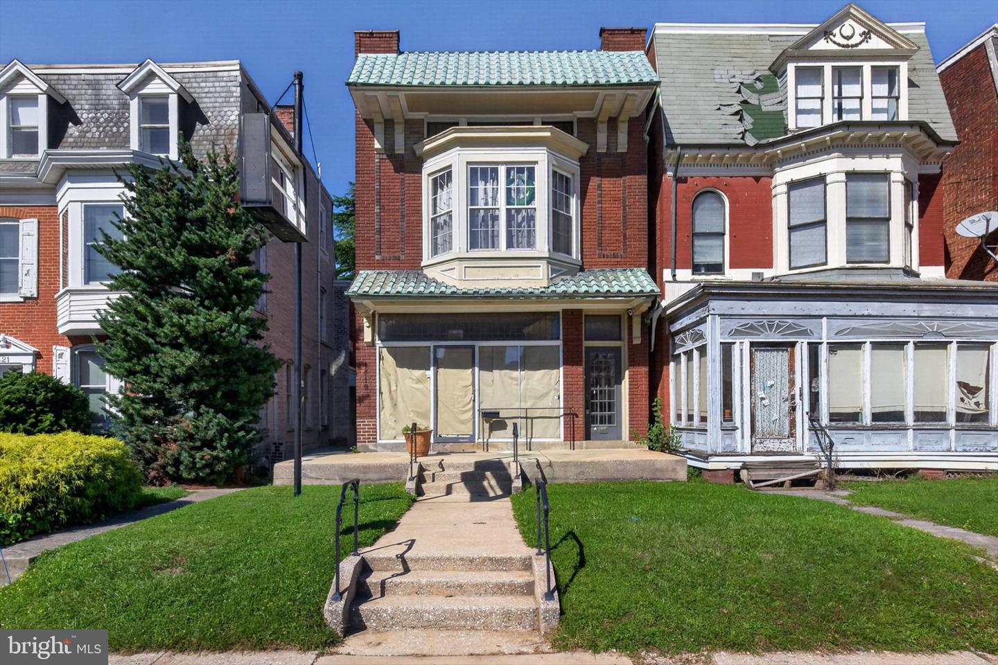 1419 W Market St — photo
