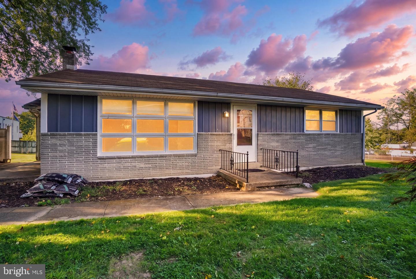 2494 Pleasant View Dr — photo