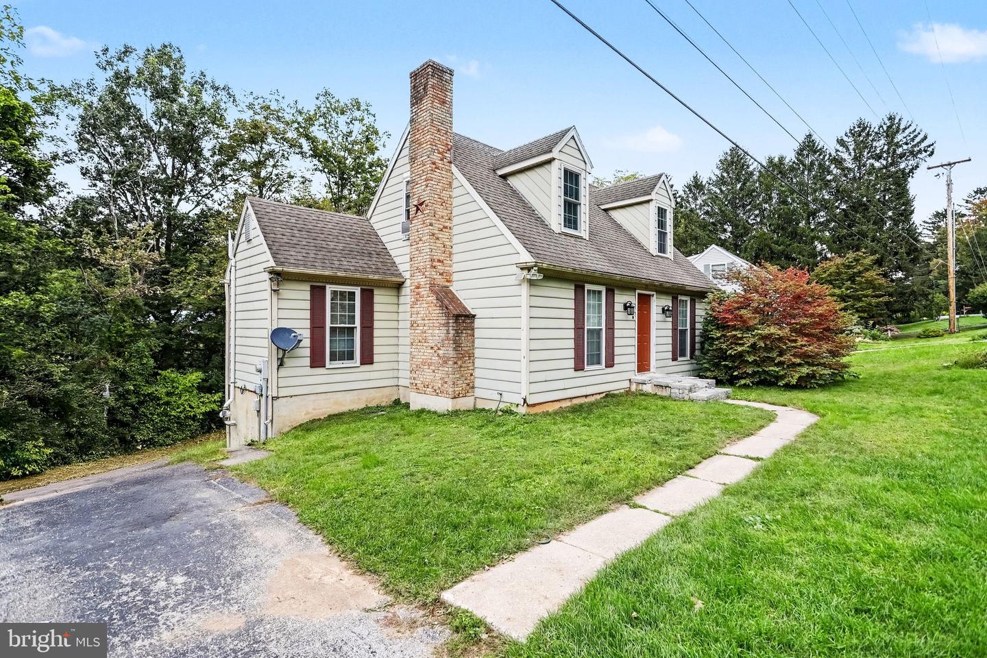 25 Manor Road, York, PA 17403 — photo 2