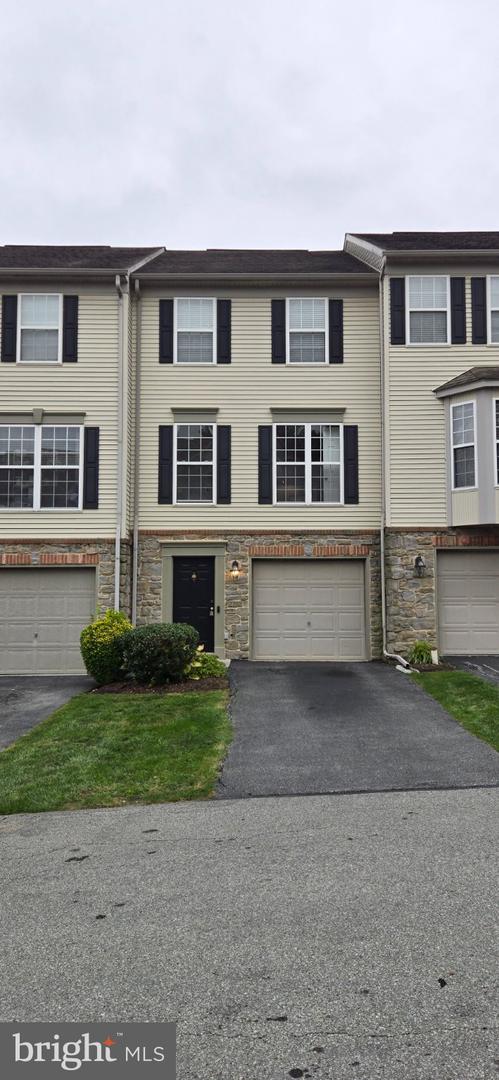2702 Hunt Club Dr #2 — photo