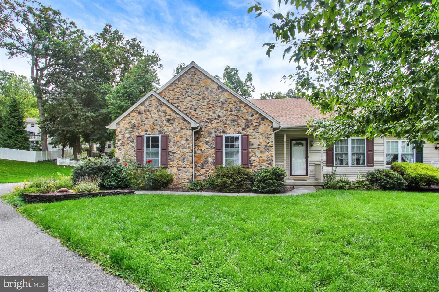 2314 Daisy Rd — photo