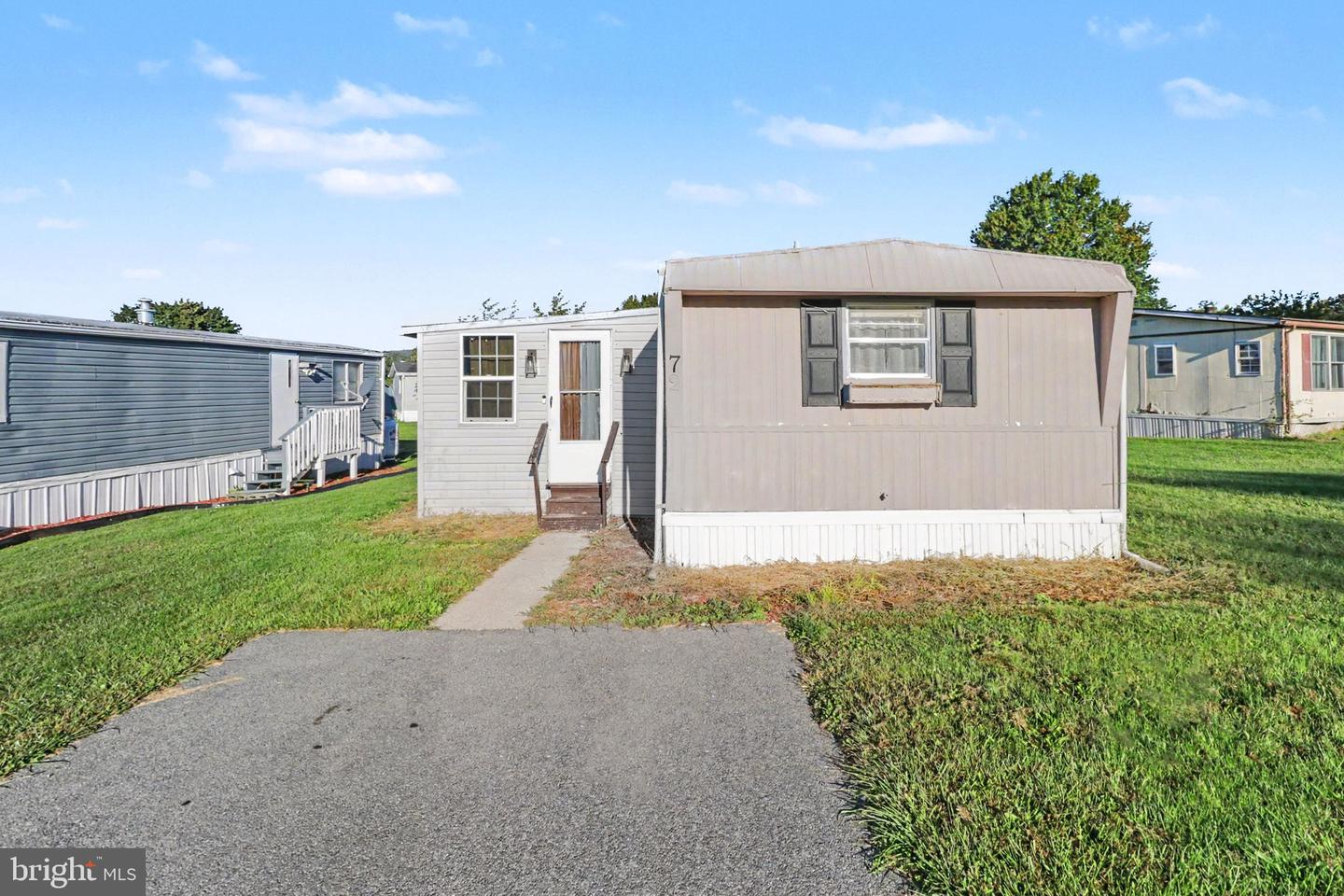 72 Aspen Rd — photo