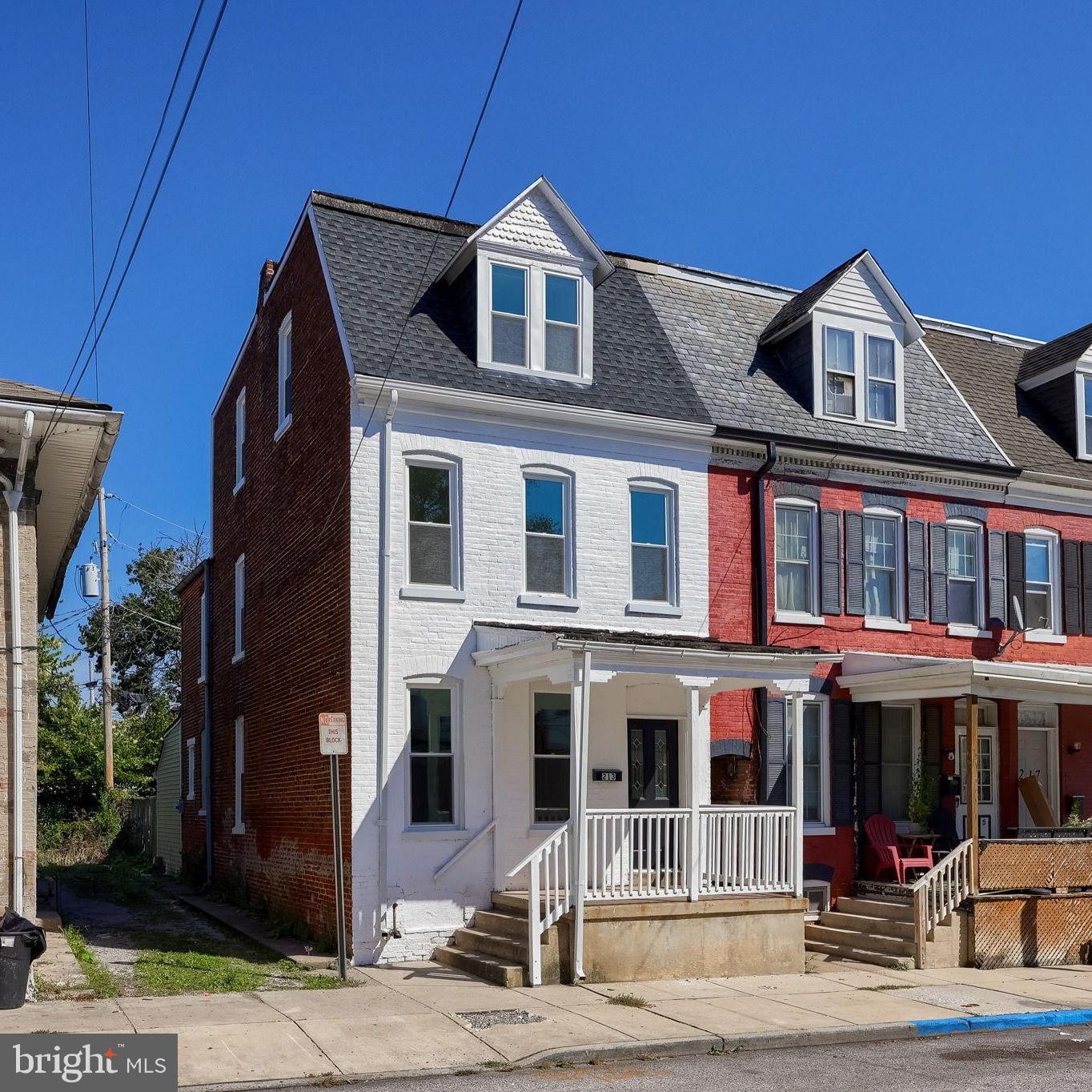 213 S West St — photo