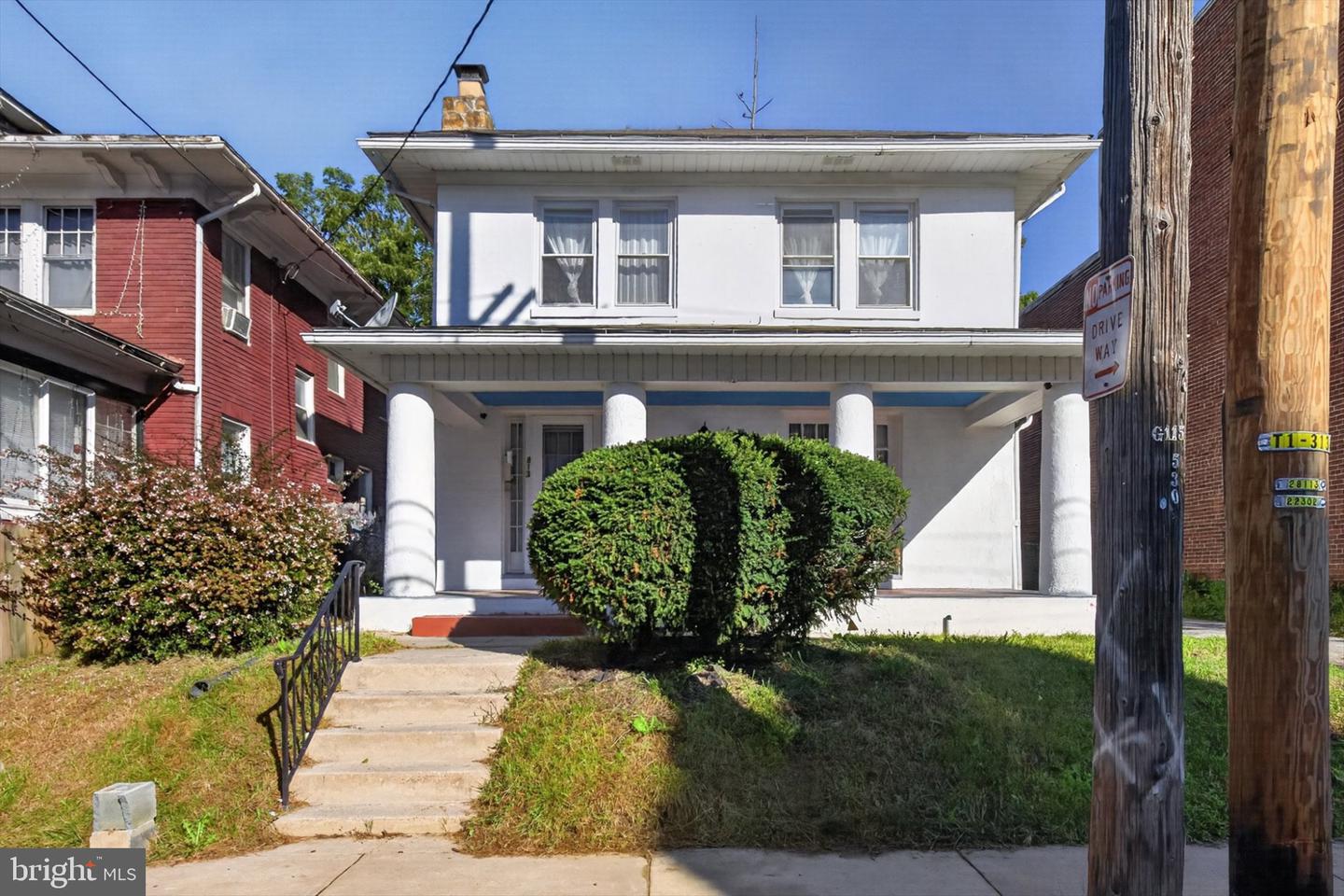 813 W King St — photo