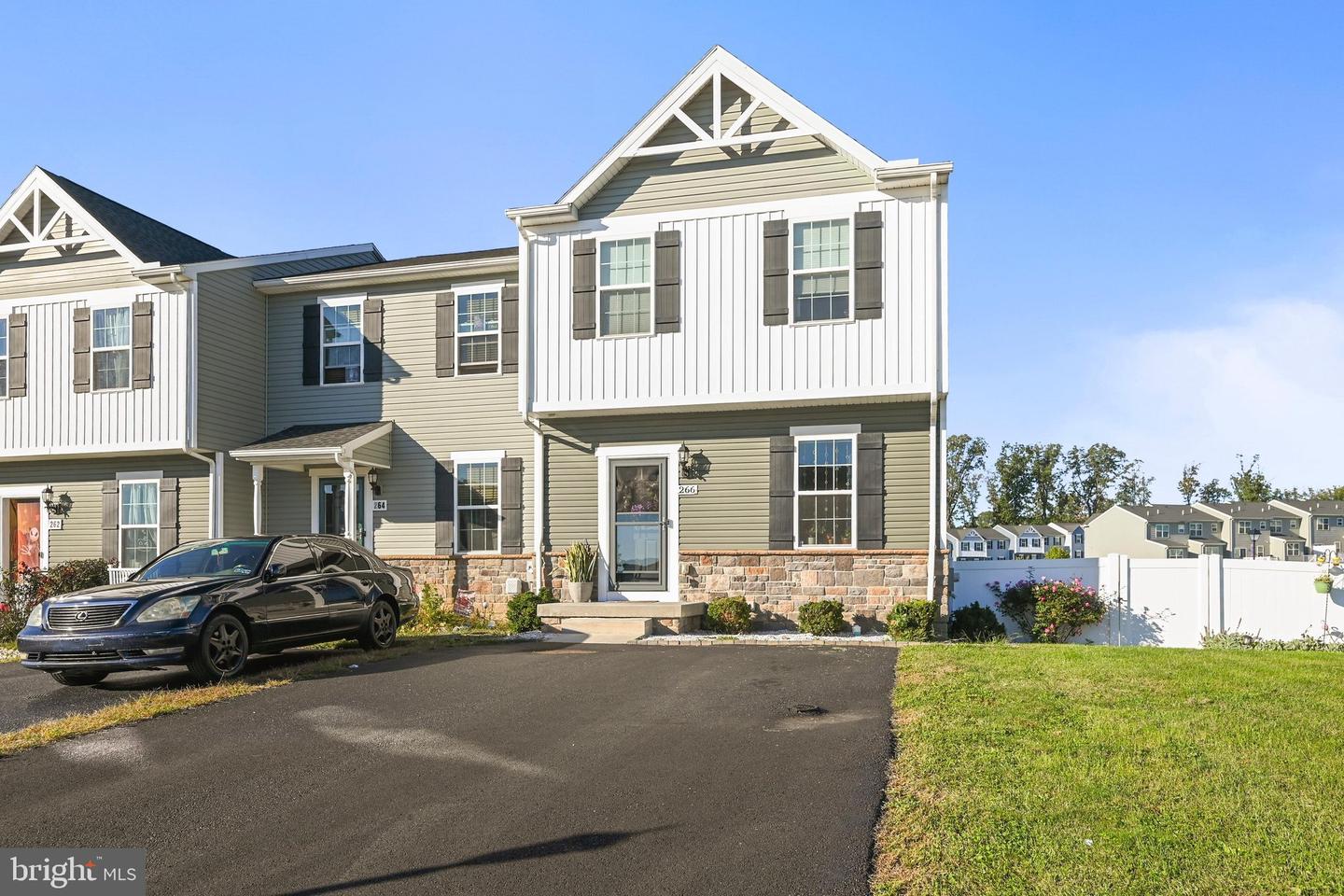 266 Homestead Dr — photo