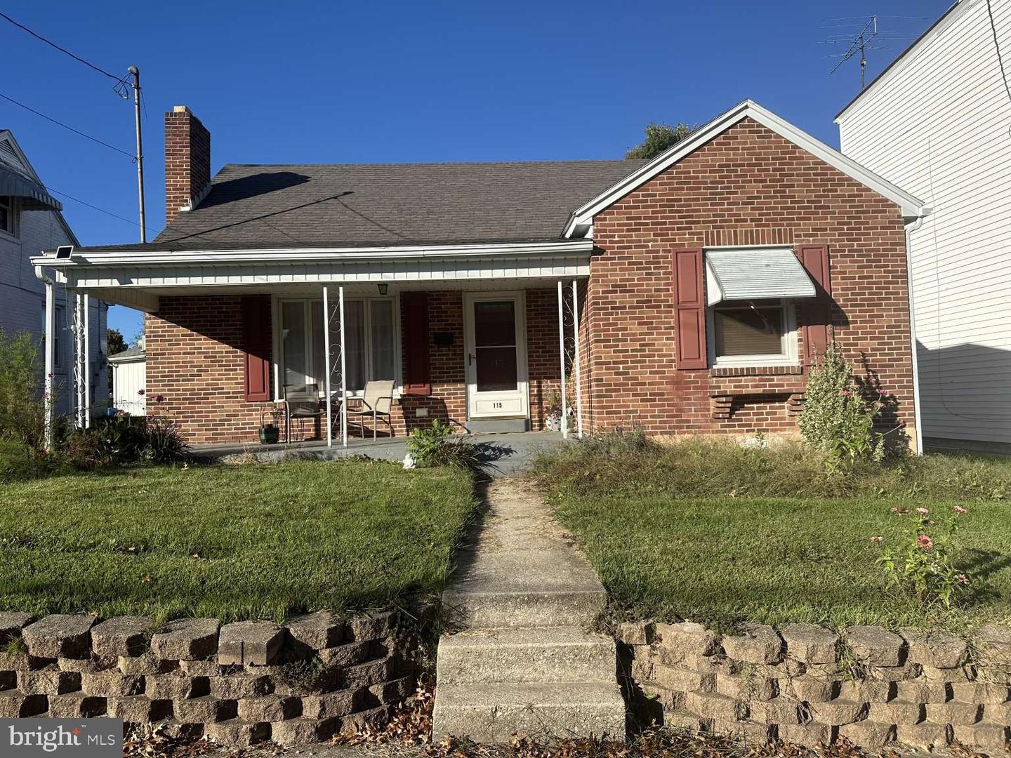 115 W Maple St — photo