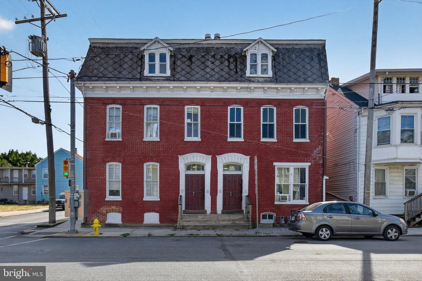 500 W Philadelphia St — photo
