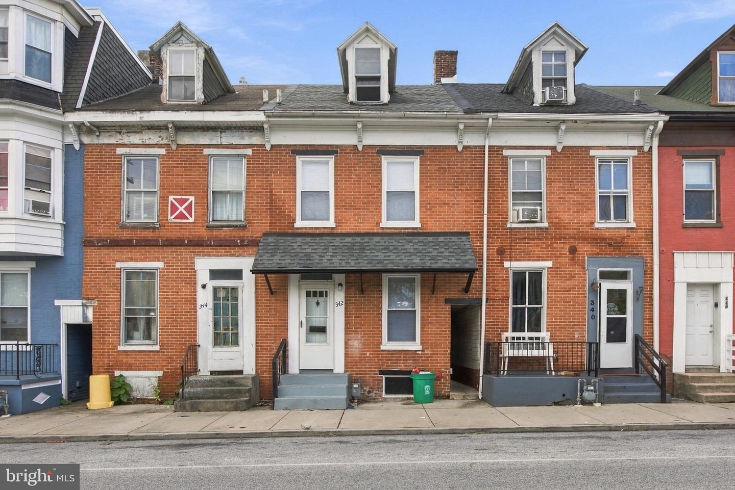 342 S Pershing Ave — photo