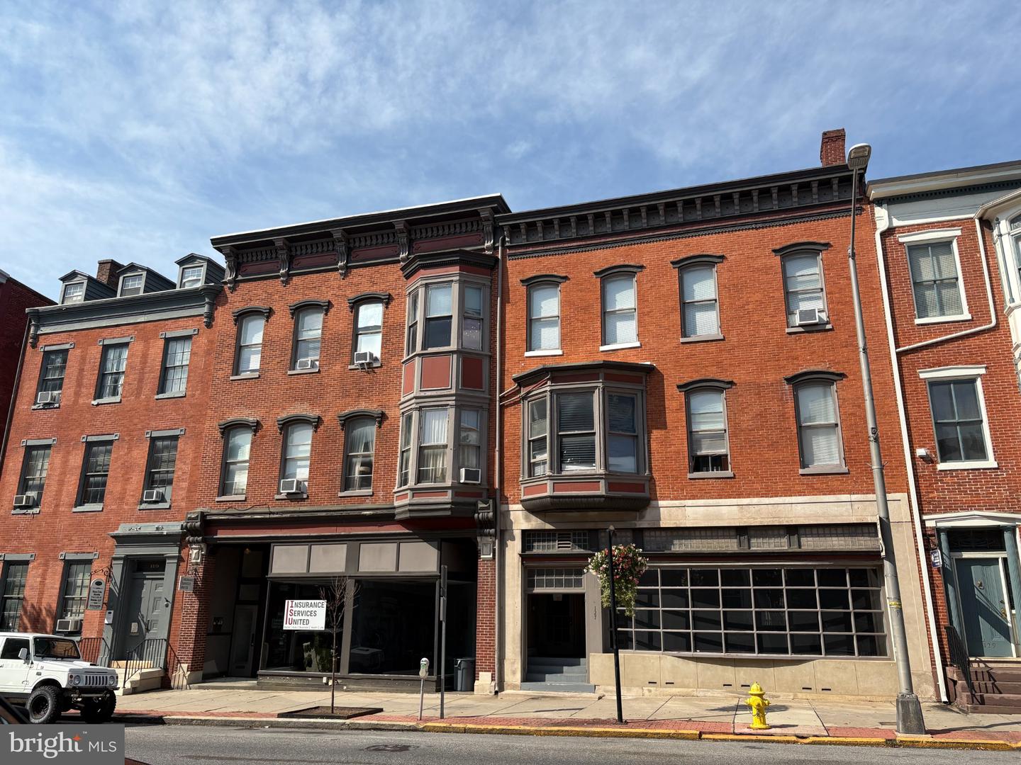 121-127 E Market St — photo