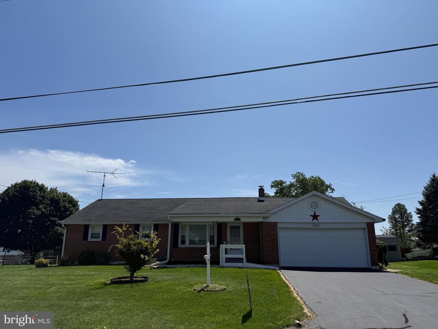 112 E Clearview Dr — photo