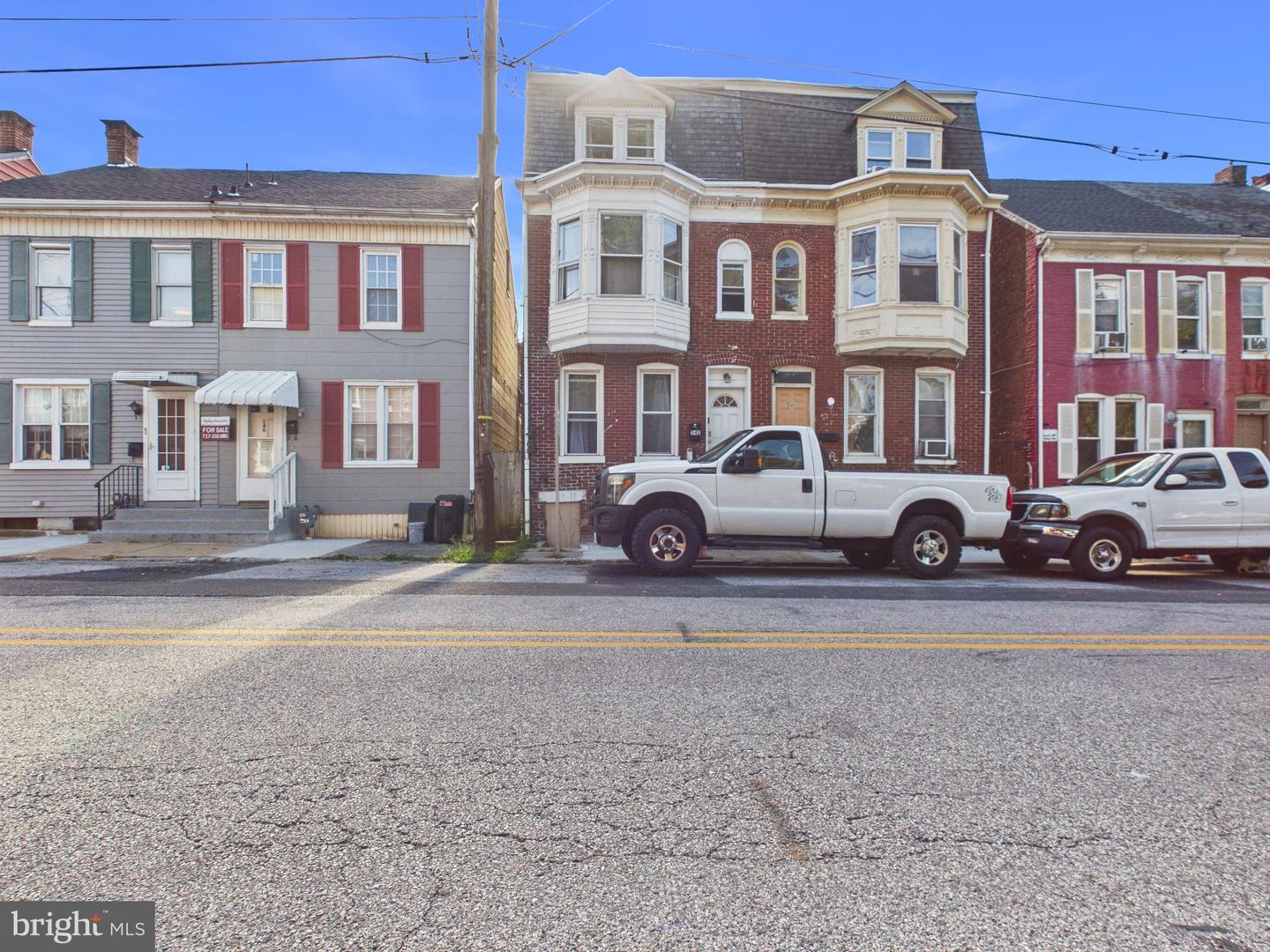 542 N Pershing Ave — photo