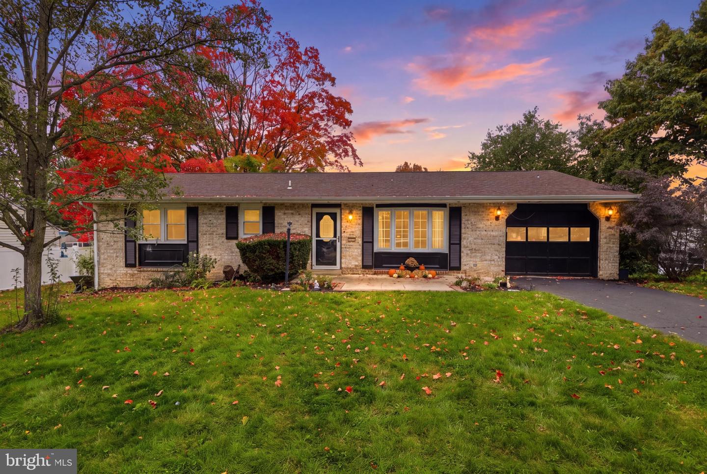 27 Belair Dr — photo