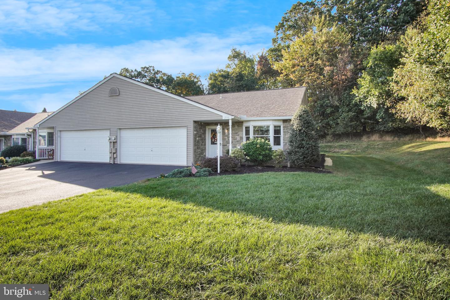 2598 Shagbark Ct — photo