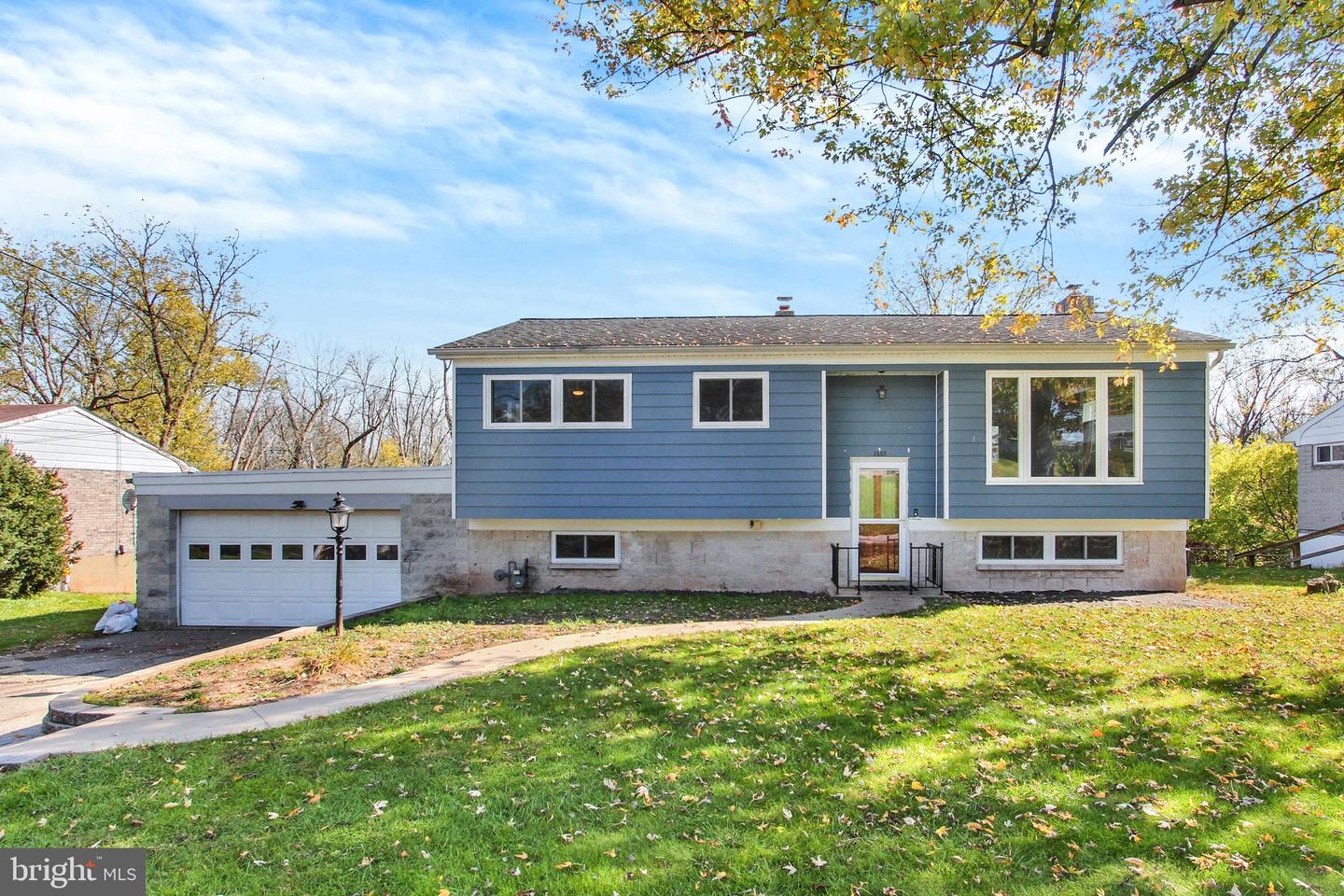 2452 Anita Dr — photo
