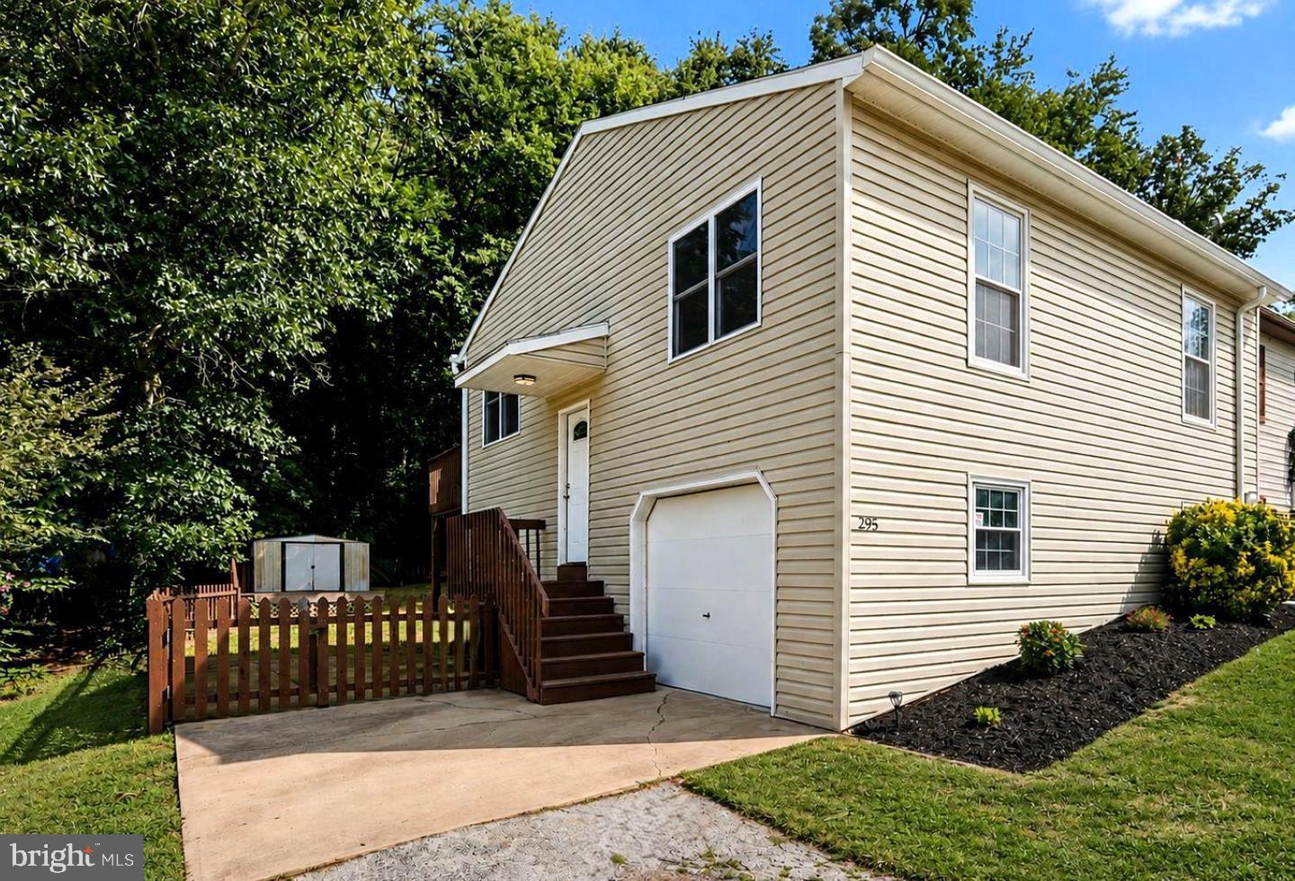 295 Juniper Dr — photo