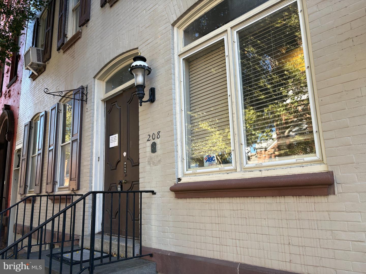 208 E Market St #1st Floor Front — photo