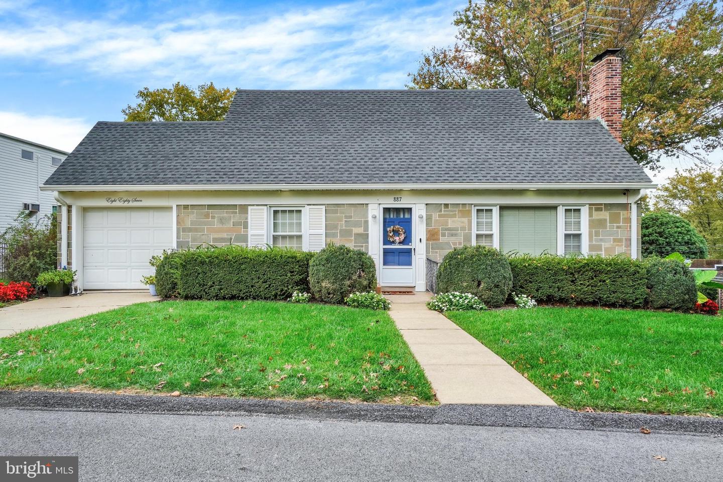 887 Clearmount Rd — photo