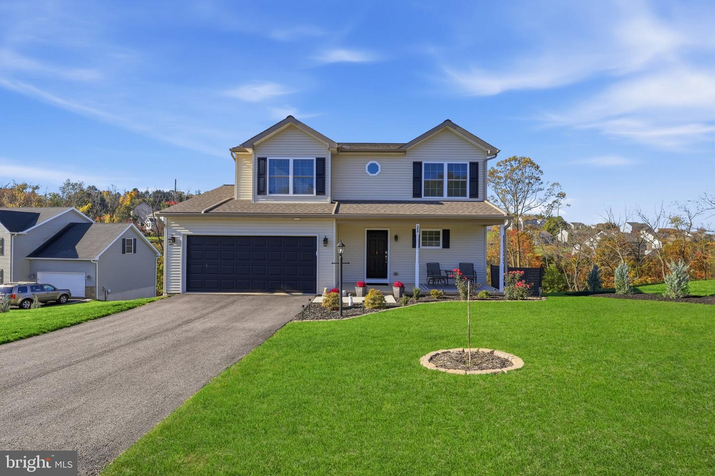 375 Barclay Dr — photo