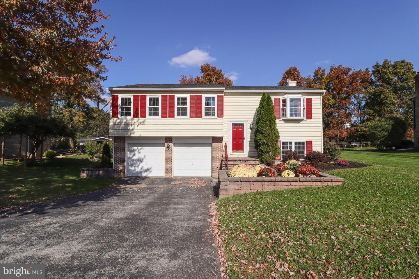 1737 Rainbow Cir — photo