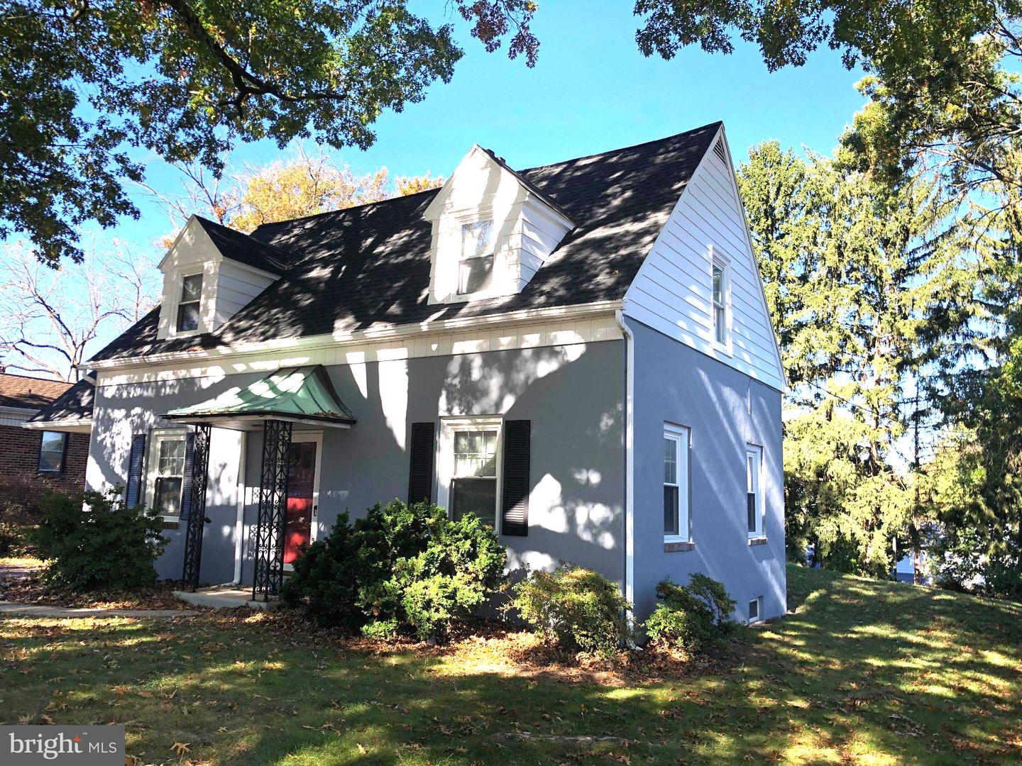 353 Edgehill Rd — photo