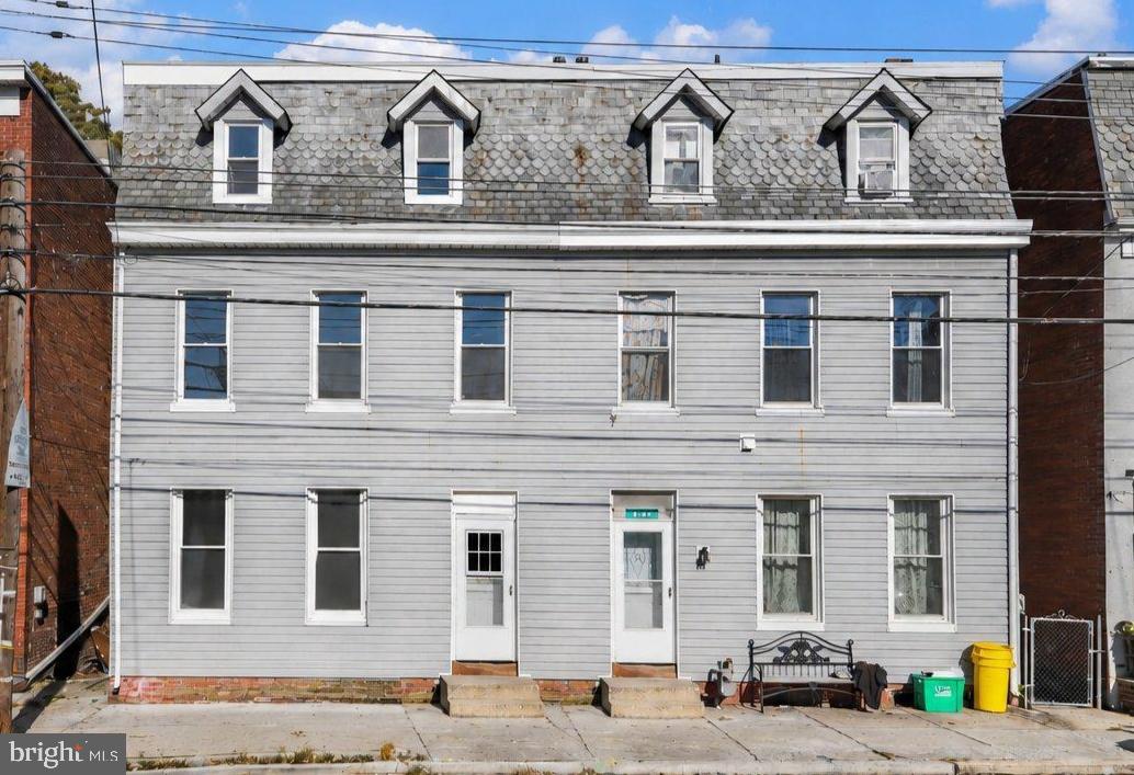 1107 E Philadelphia St — photo