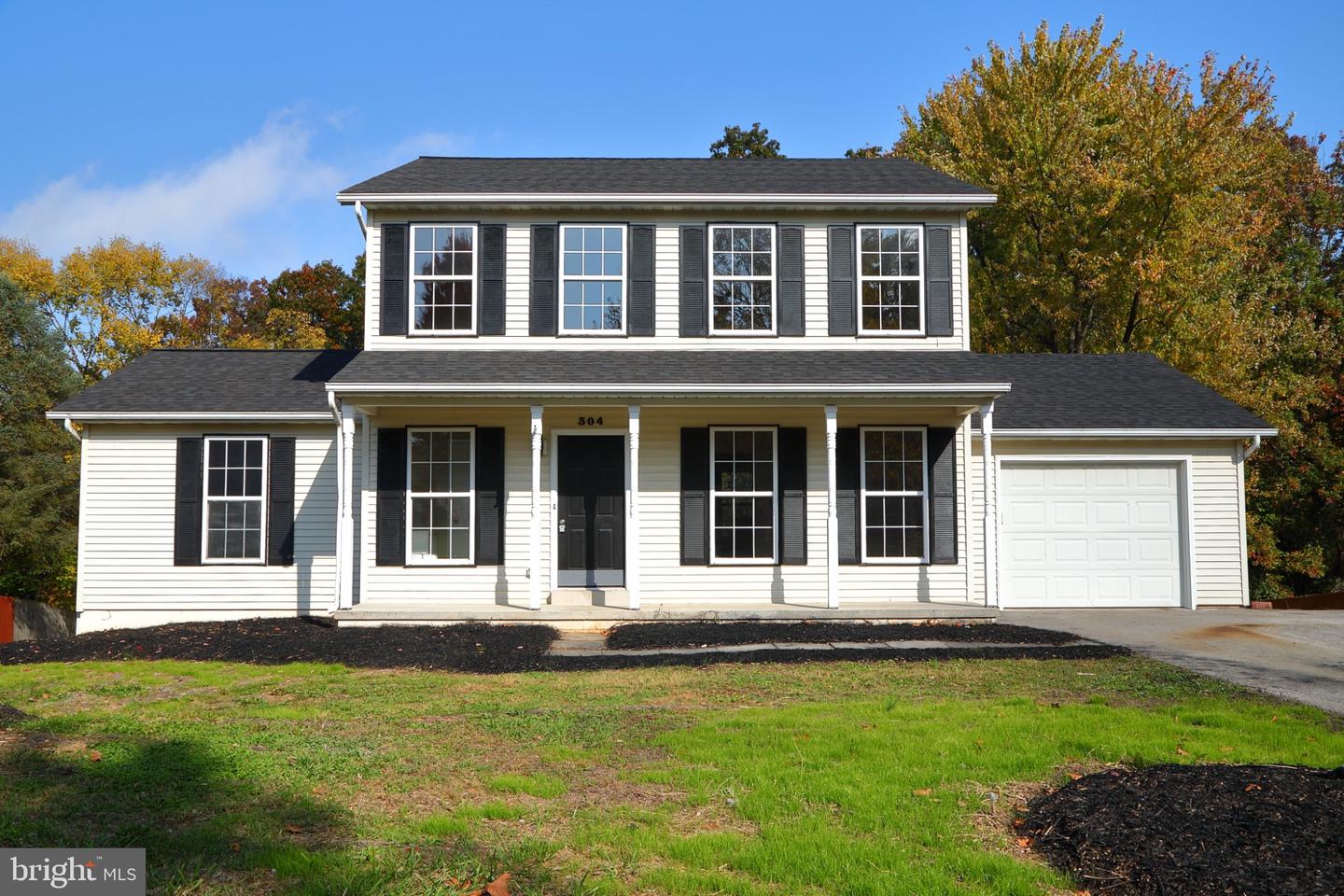 304 Azalea Dr — photo