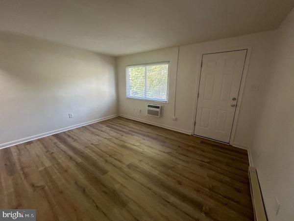 47 E Main St #E, Windsor, PA 17366 — photo 2