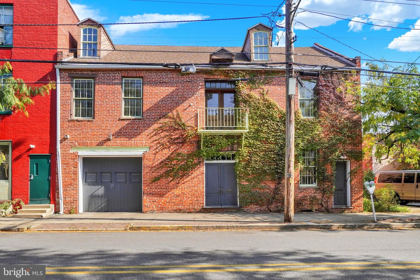 15 S Newberry St — photo