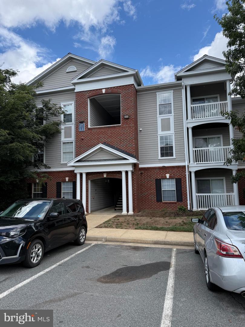 195 Yellowstone Dr #302 — photo