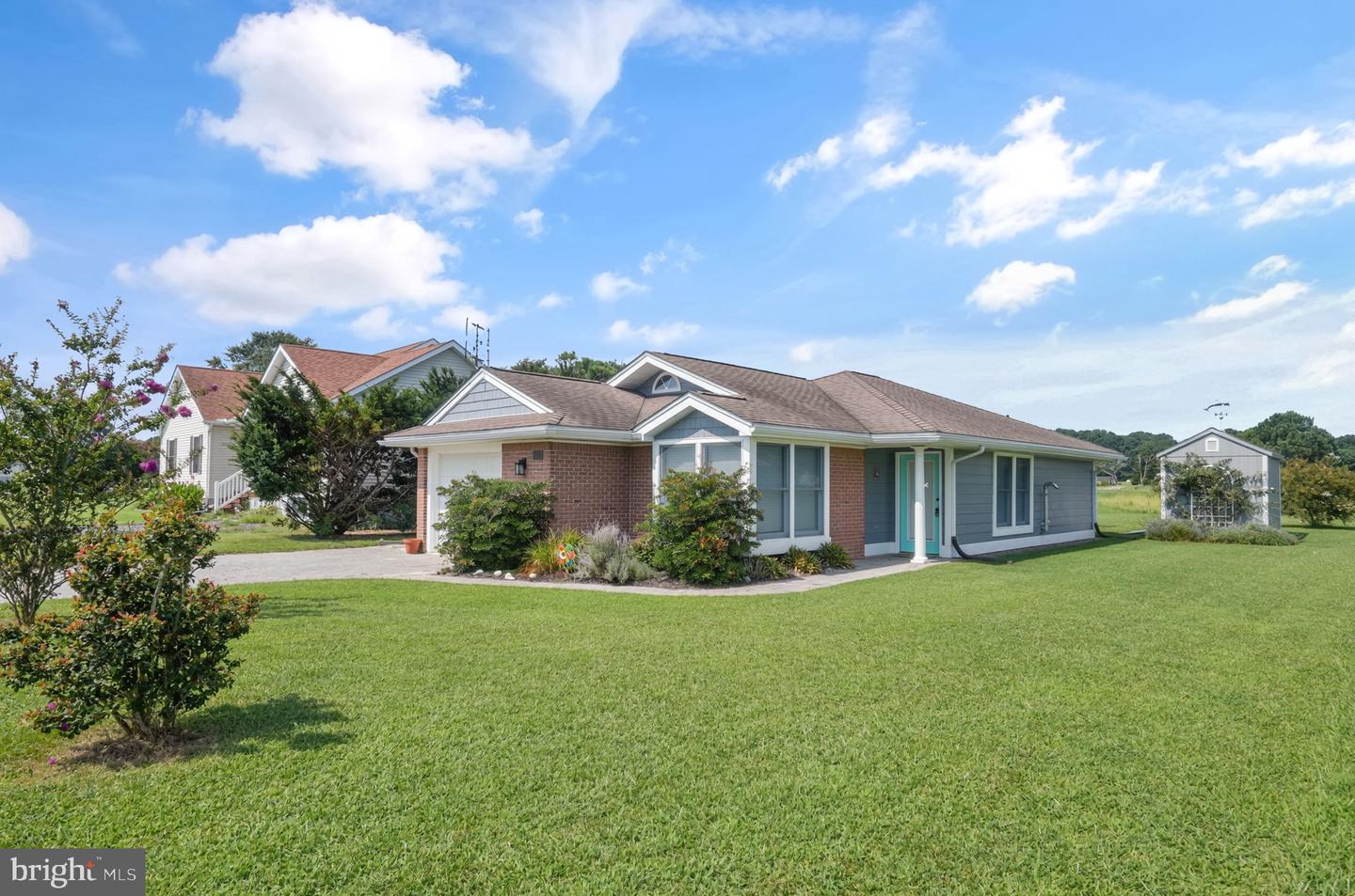 3184 Meridian Dr — photo