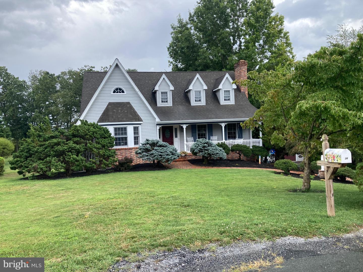 36 Spring Ct — photo