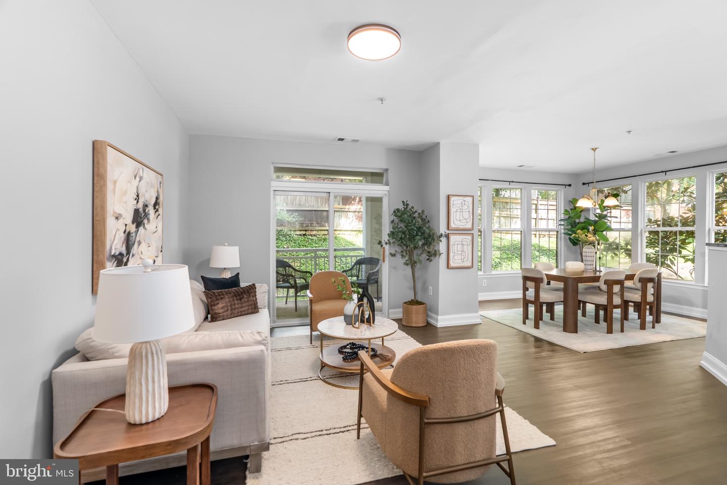801 S Greenbrier St #113 — photo
