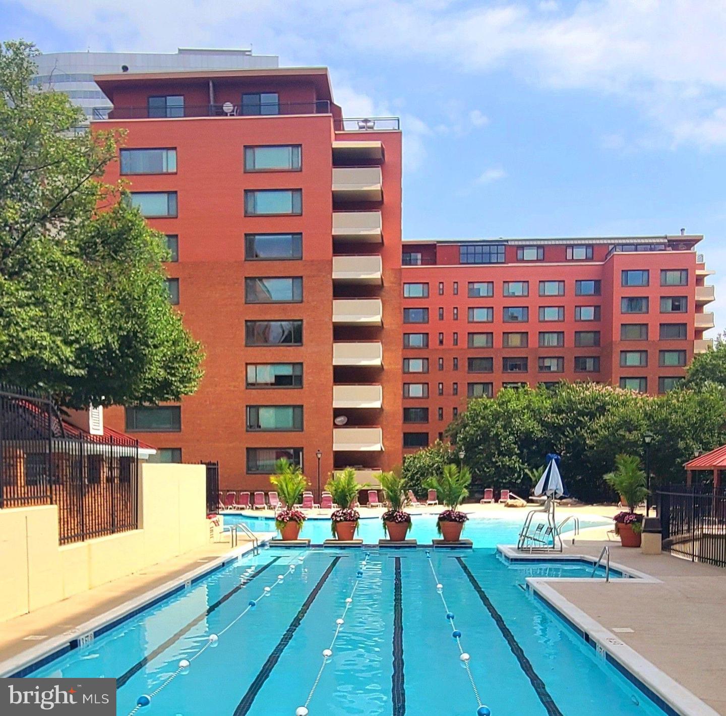 1021 Arlington Blvd #330 — photo
