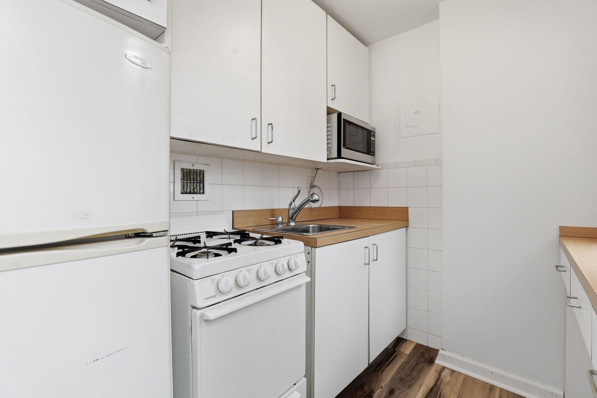 1111 N Arlington Blvd #623 — photo