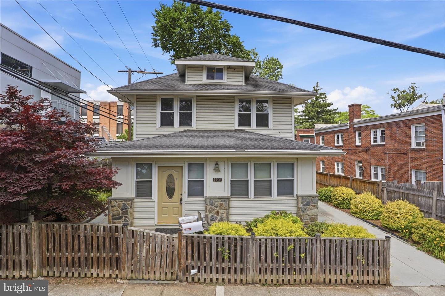 2206 S Grant St S — photo