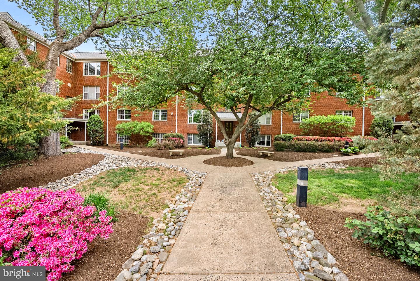 1423 N Nash St #3 — photo