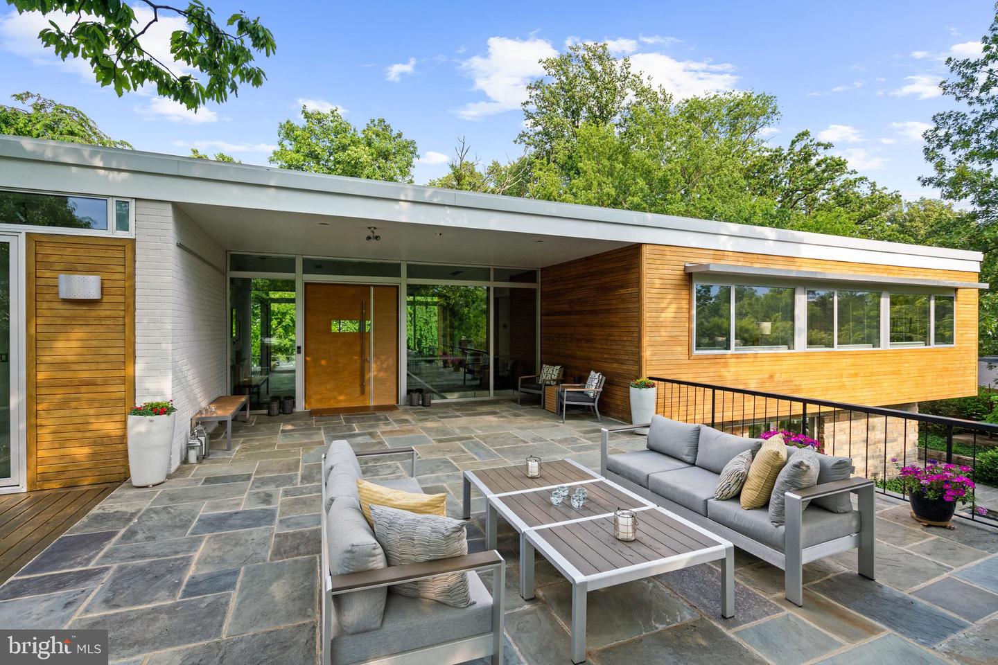 2533 N RIDGEVIEW ROAD, ARLINGTON VA 22207 — photo 3