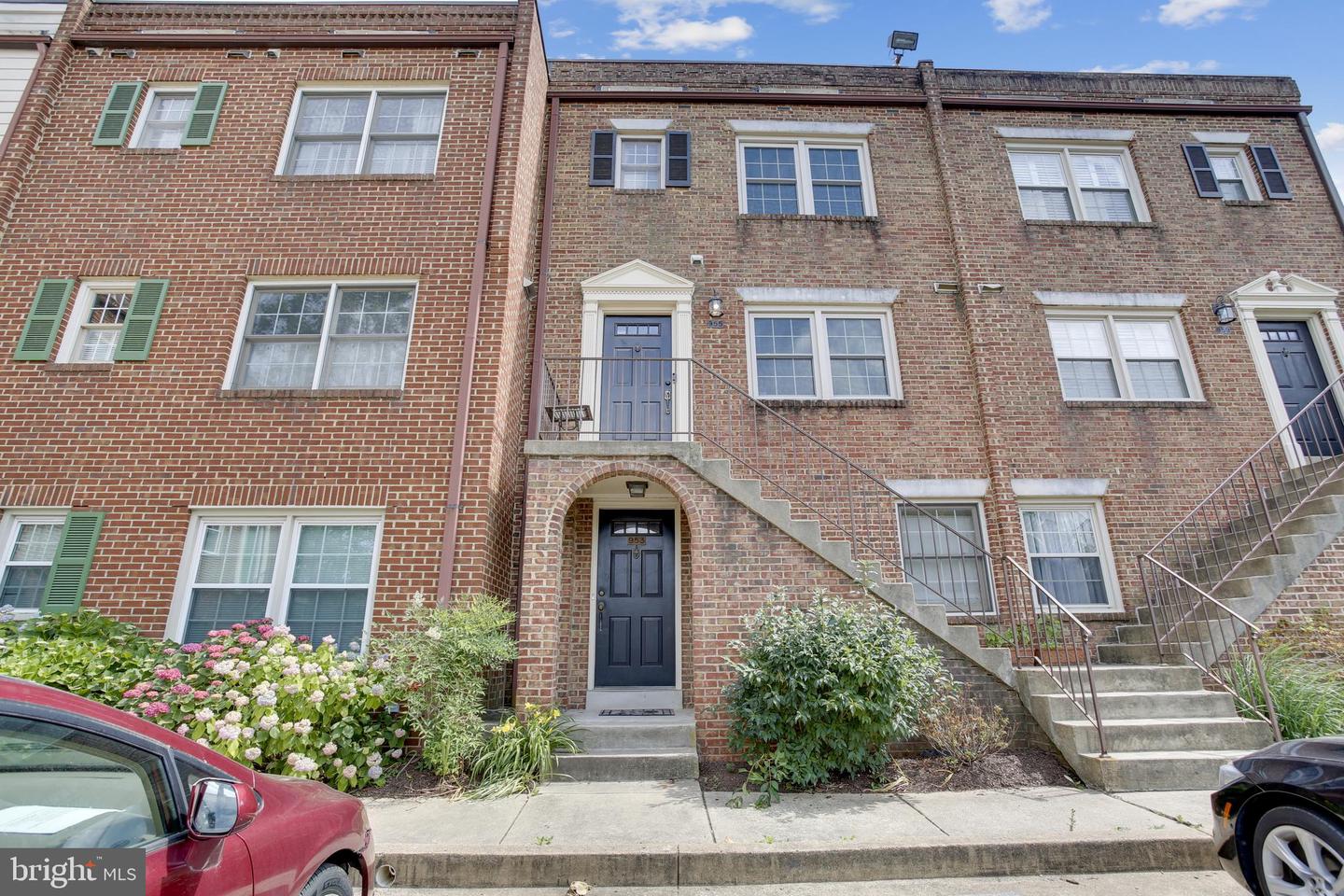 953 S Scott St #1 — photo