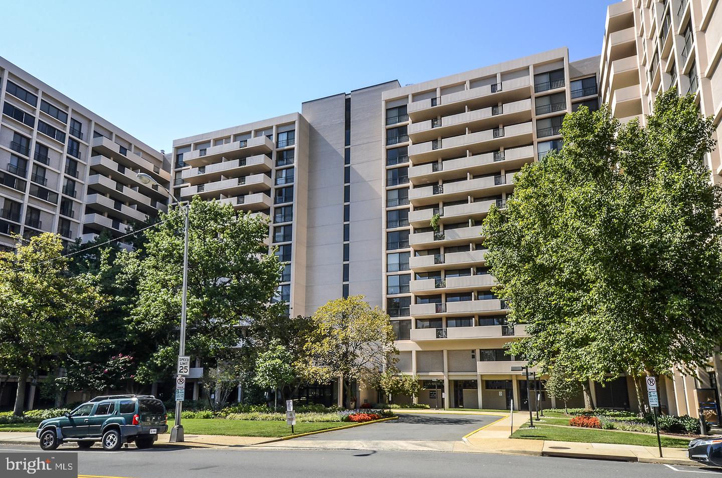 4141 N Henderson Rd N #105 — photo