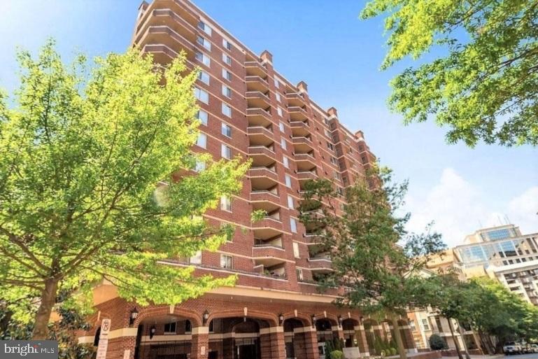 1276 N Wayne St #1000 — photo