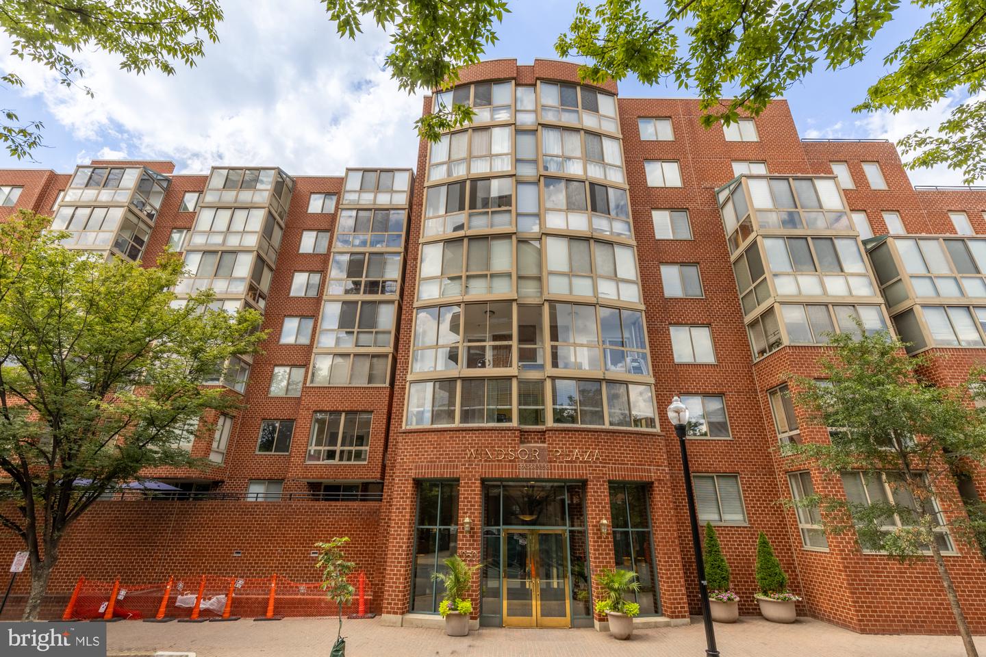 1050 N Taylor St #404 — photo