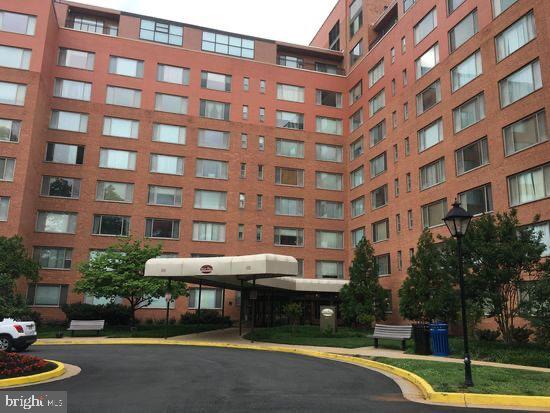 1111 Arlington Blvd #W-244 — photo