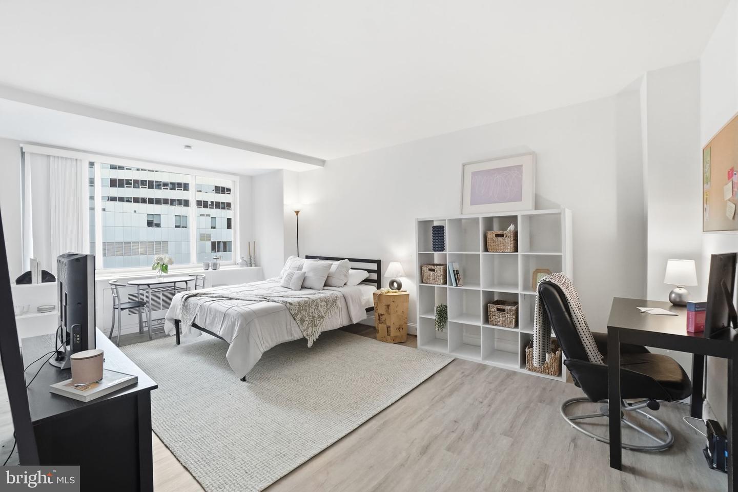 1121 Arlington Blvd #310 — photo