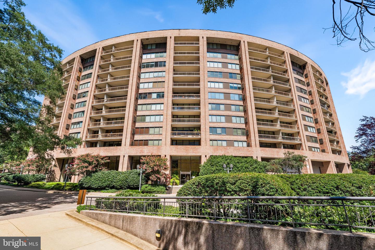 1805 Crystal Dr #315S — photo
