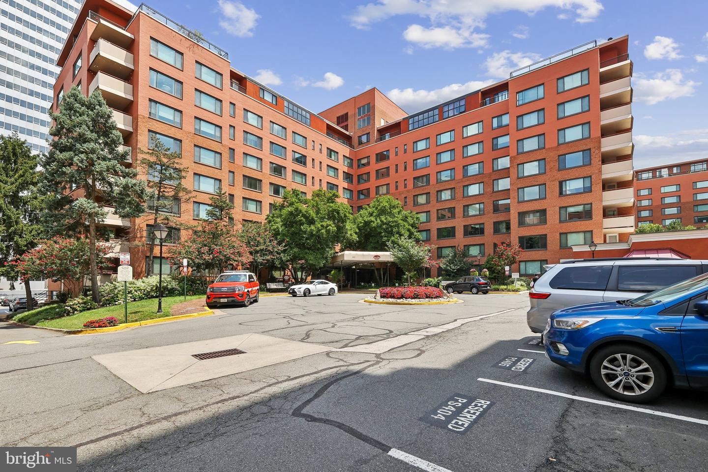 1021 Arlington Blvd #1138 — photo