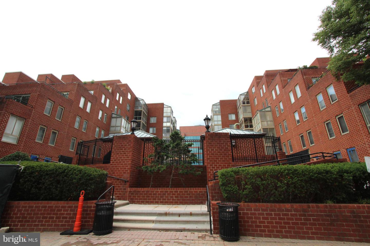 1045 N Utah St #2-210 — photo