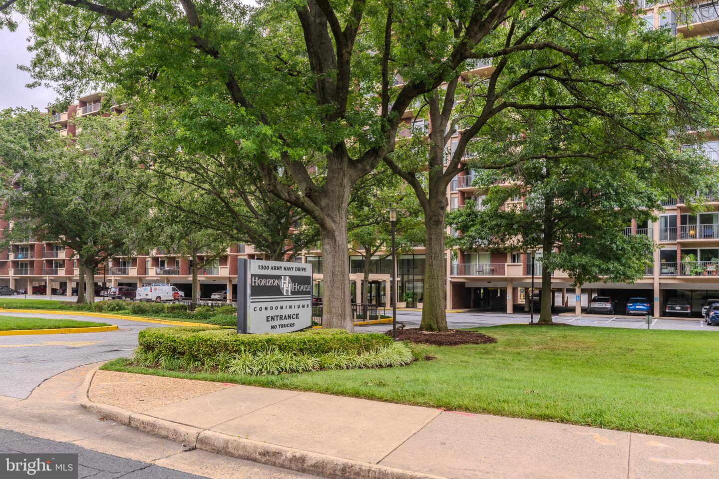 1300 Army Navy Dr #118 — photo