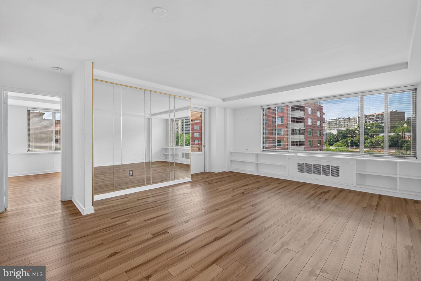 1121 Arlington Blvd #743 — photo