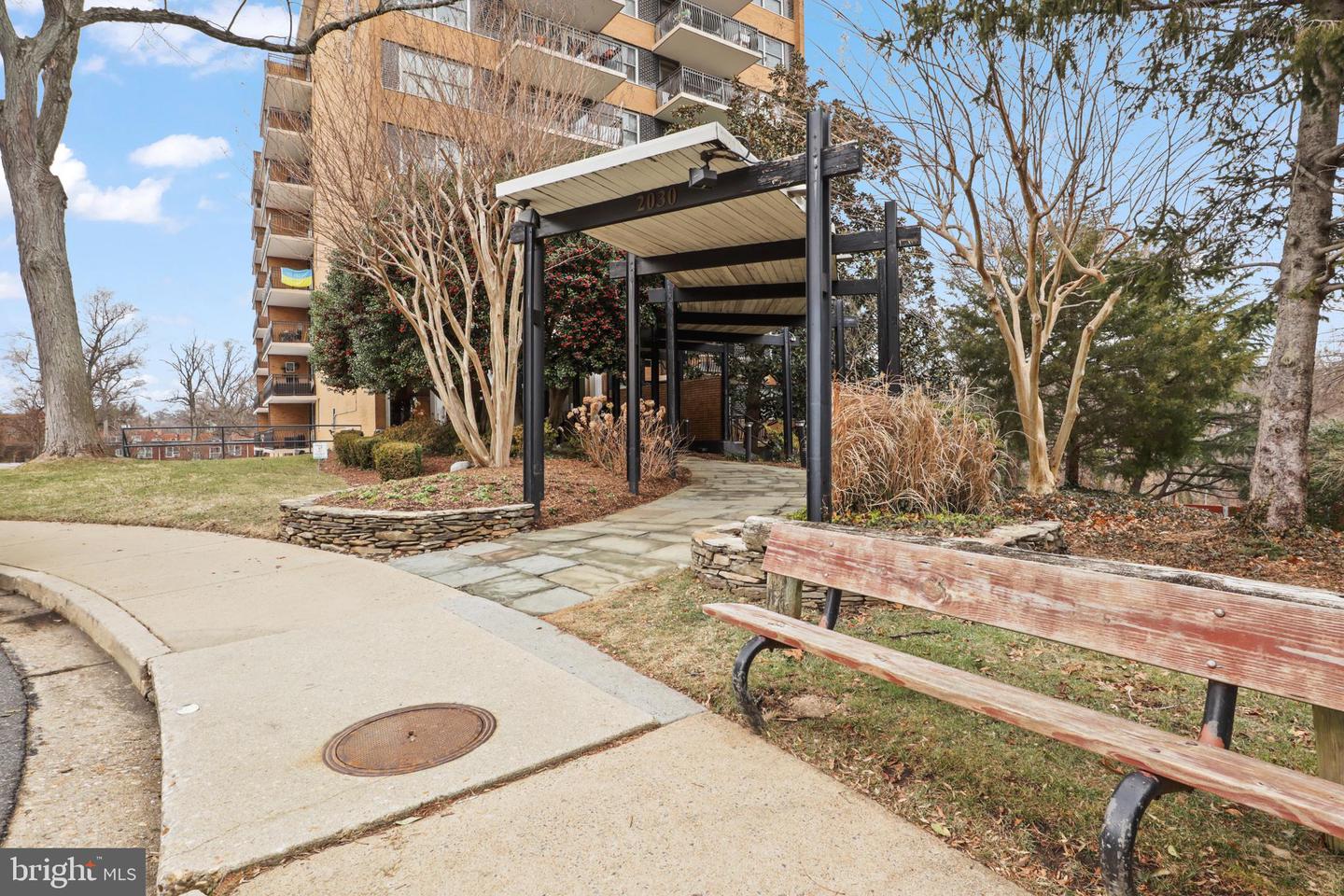 2030 N Adams St #911 — photo