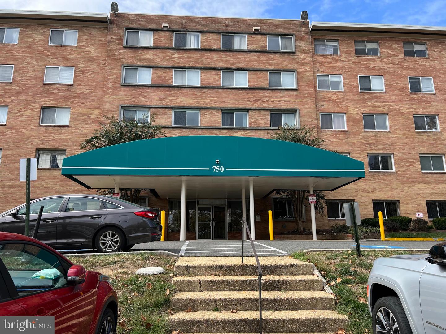 750 S Dickerson St #414 — photo